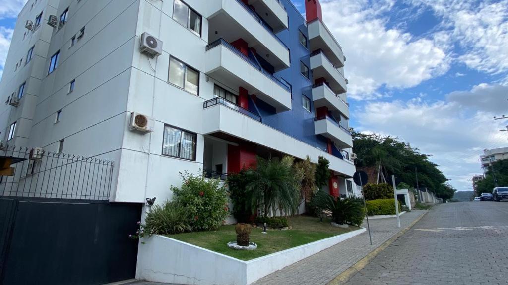 Bombas/ Bombinhas, A 50M Do Mar, Apartamento 2 Quartos, Com Churrasqueira Na Sacada, Ar E Wi-Fi Екстериор снимка